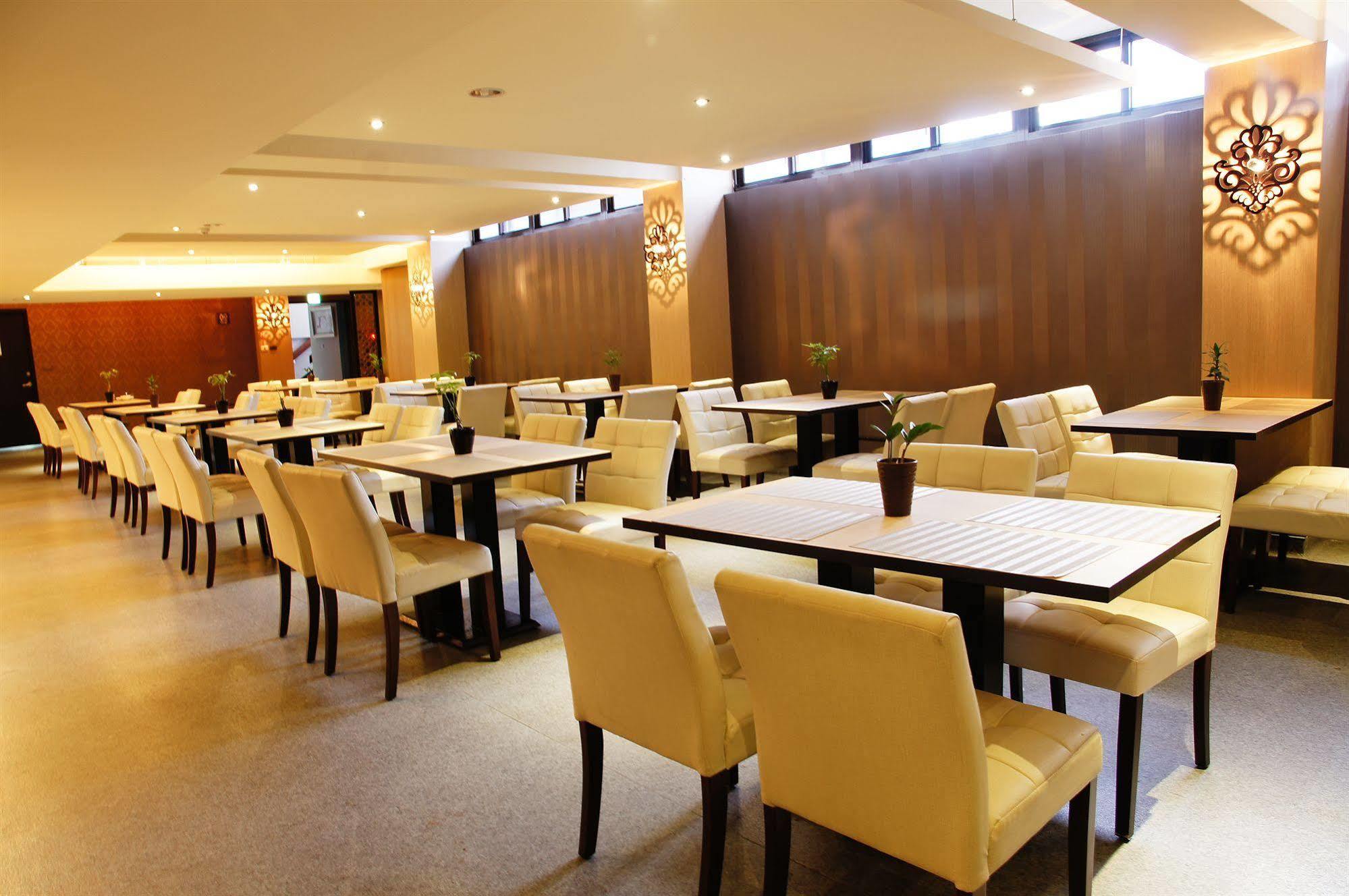 Talmud Hotel Taichung Exterior photo
