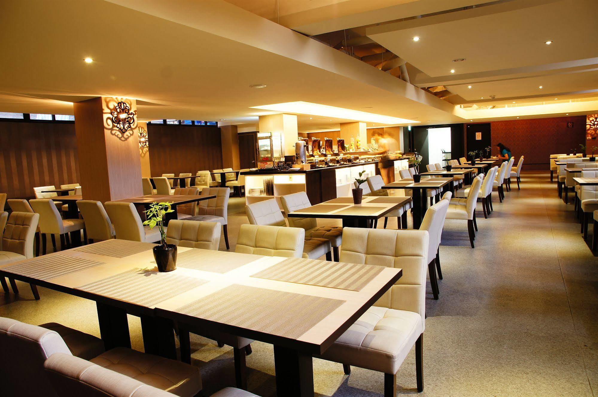 Talmud Hotel Taichung Exterior photo